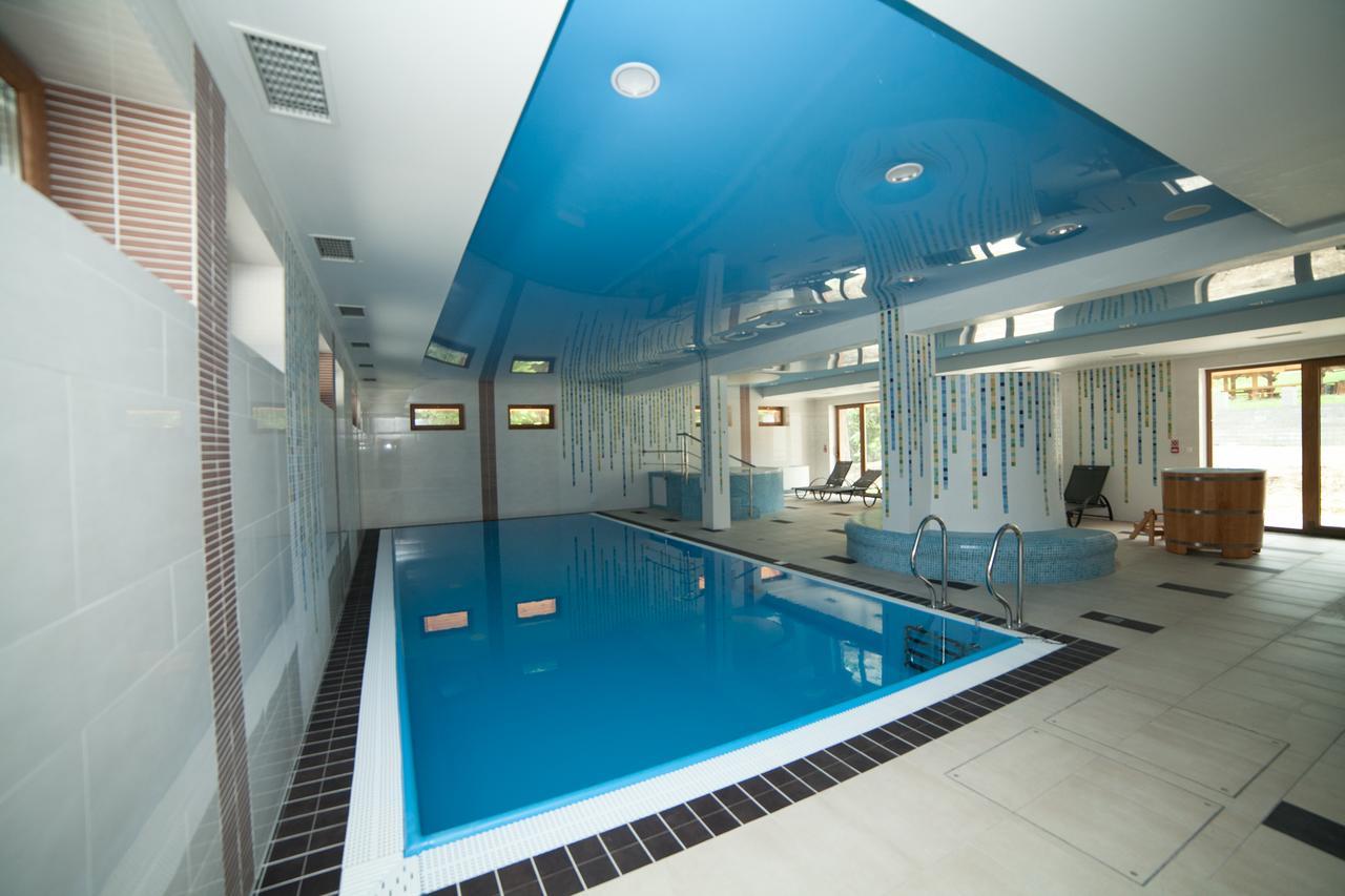 Hrustin Horsky Hotel Kristina מראה חיצוני תמונה