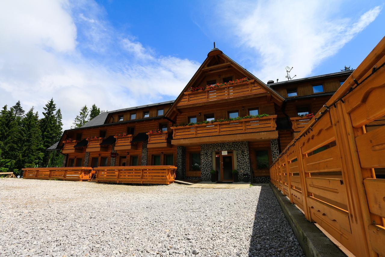 Hrustin Horsky Hotel Kristina מראה חיצוני תמונה