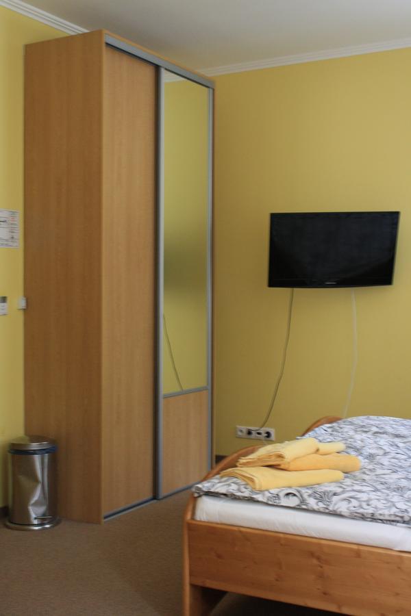 Hrustin Horsky Hotel Kristina מראה חיצוני תמונה